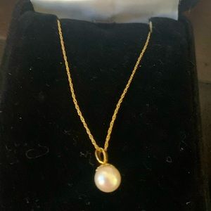 Single pearl gold chain necklace